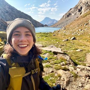 Meet your Posher, Caitlin